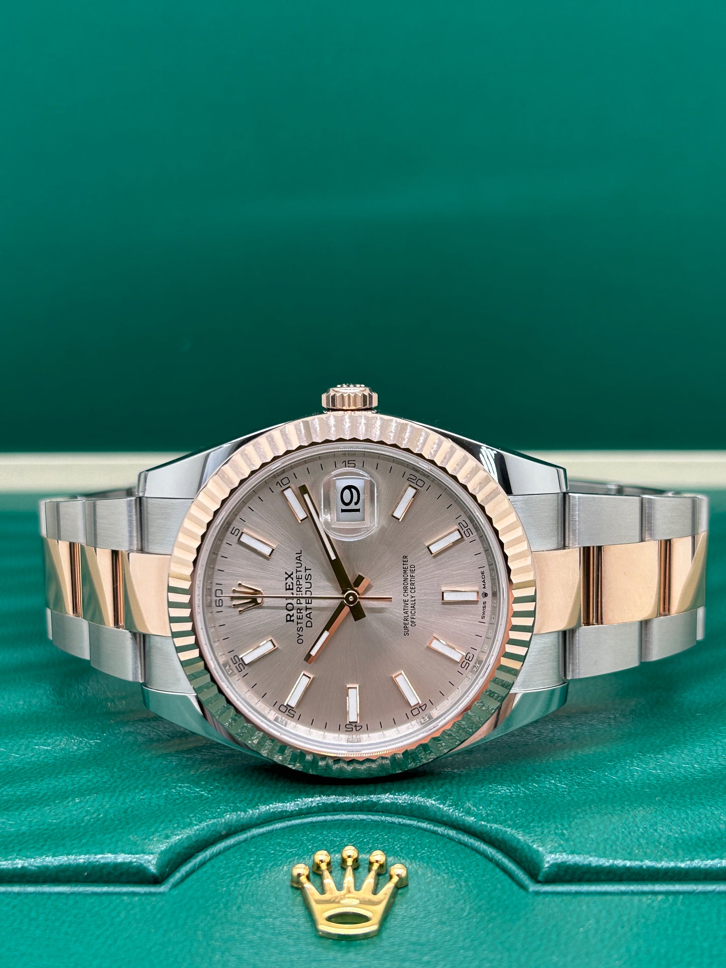 Rolex Datejust 41 - 18kt Rose Gold - Sundust Dial - Ref 126331 - New 2024