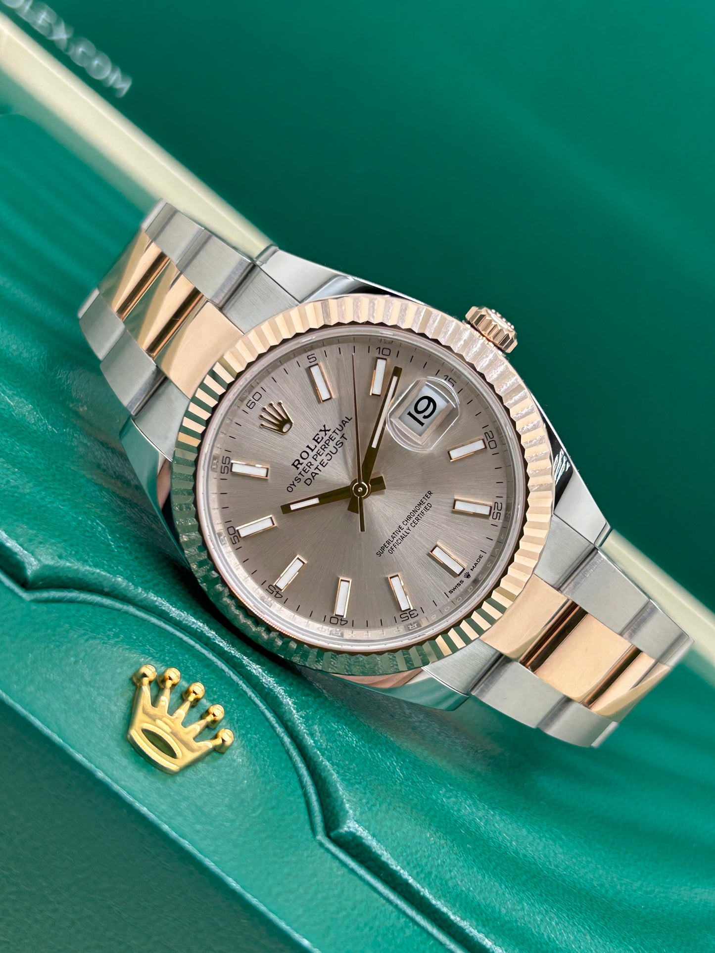 Rolex Datejust 41 - 18kt Rose Gold - Sundust Dial - Ref 126331 - New 2024