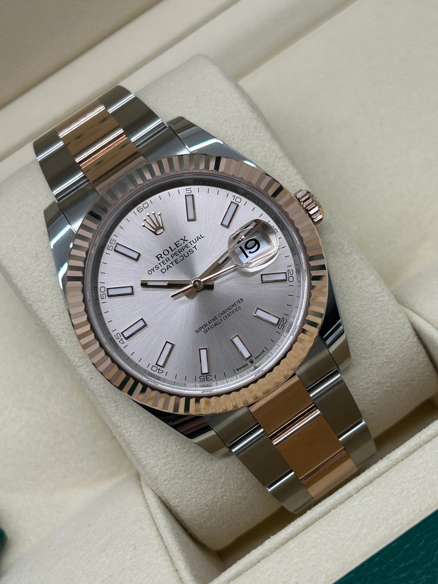 Rolex Datejust 41 - 18kt Rose Gold - Sundust Dial - Ref 126331 - New 2024