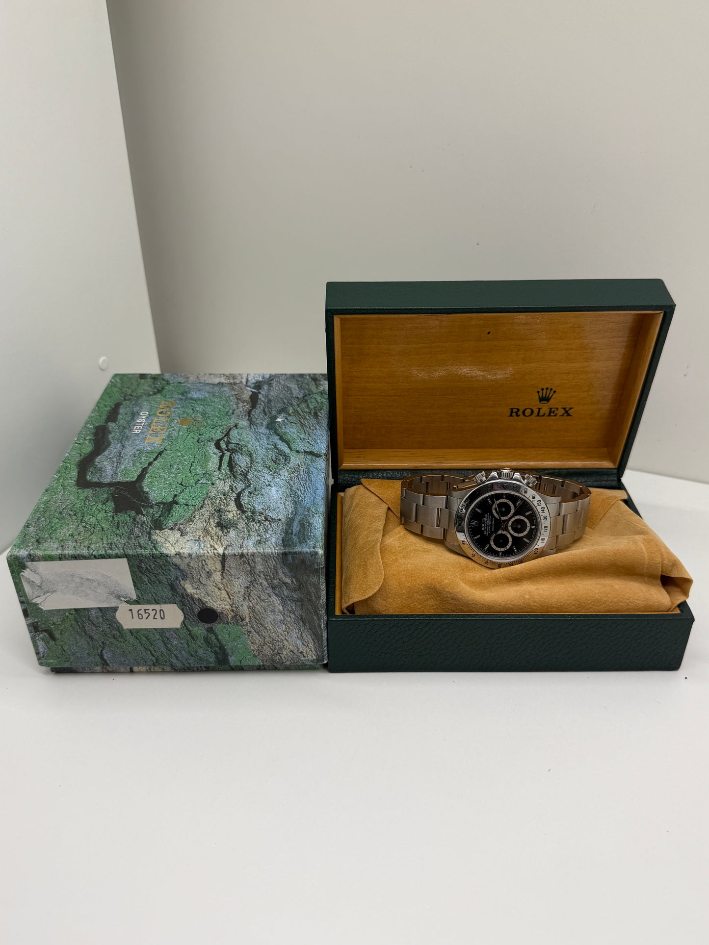 Rolex Daytona "El Primero" - Floating Black Dial - 225 Scale - SER L Ref 16520 - Year 1989