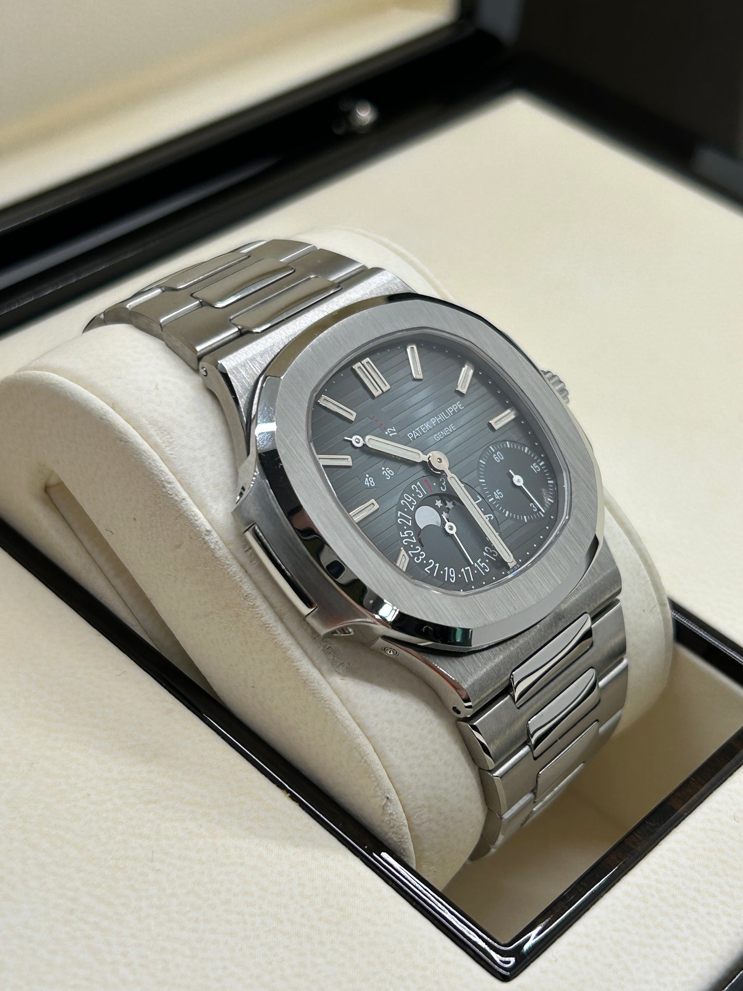 Patek Philippe Nautilus Ref.5712/1A-001 - Poinçon de Geneve - Year 2008
