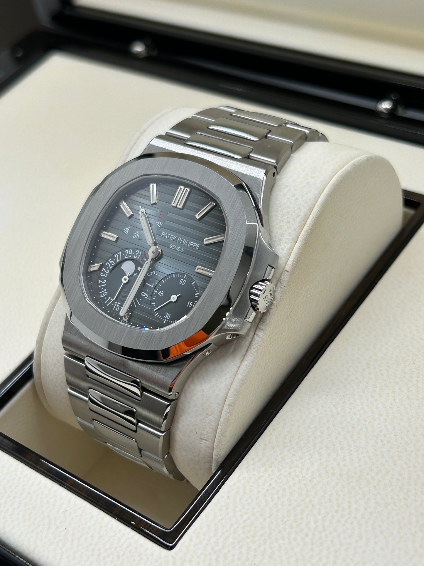 Patek Philippe Nautilus Ref.5712/1A-001 - Poinçon de Geneve - Year 2008