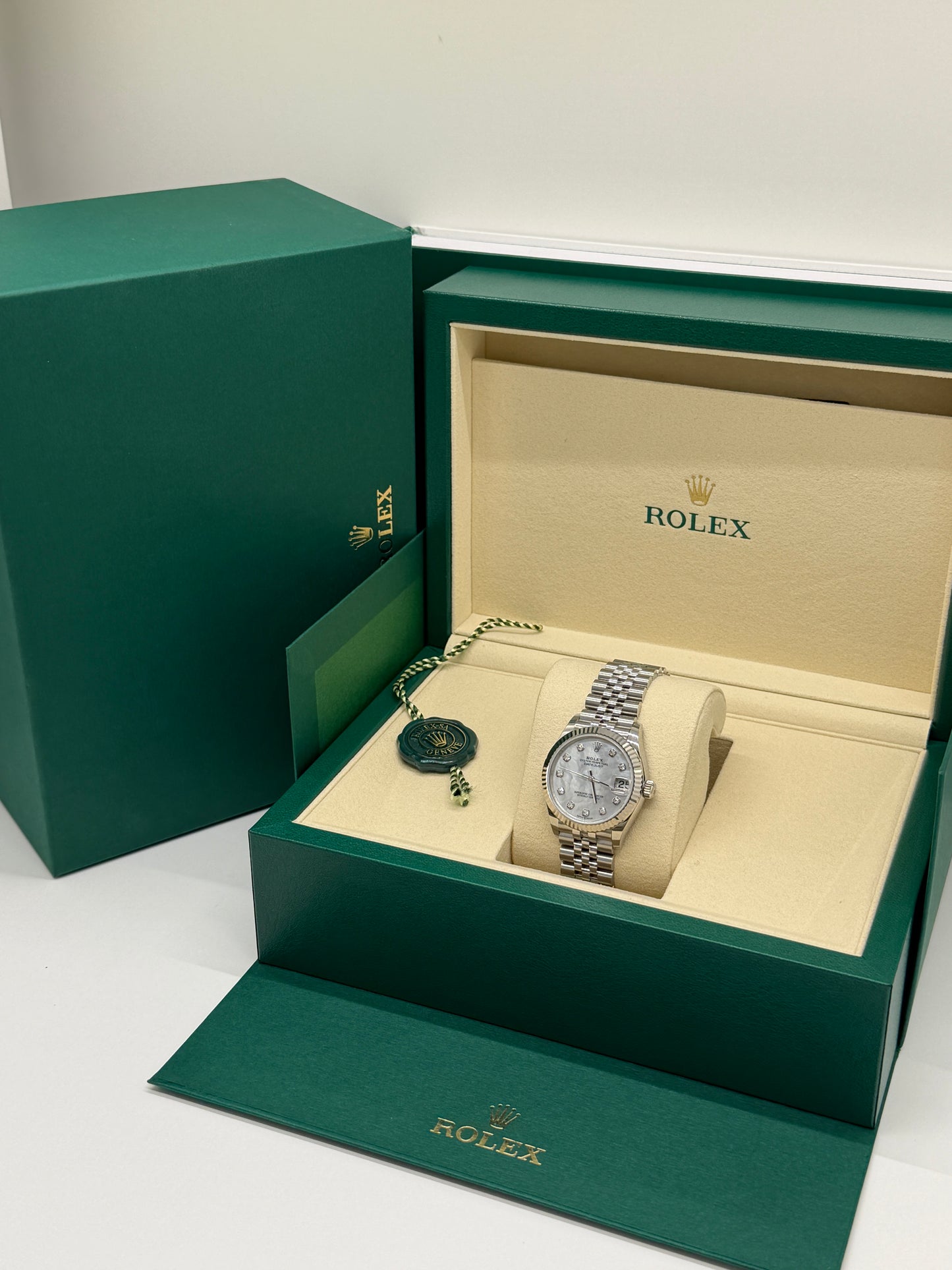 Rolex Datejust 31 - MOP Diamond Dial - Ref 278274 - New 2026