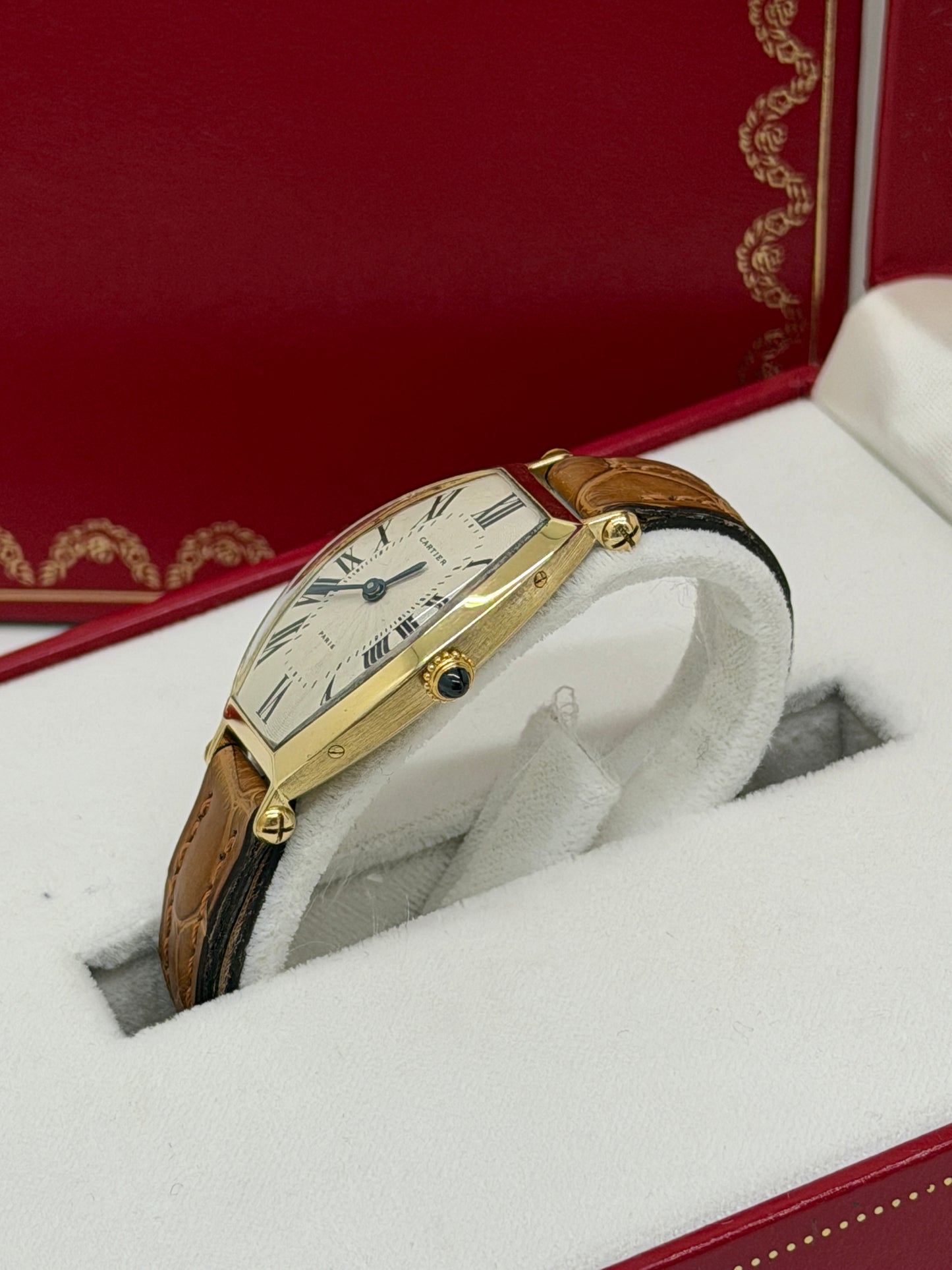 Cartier Tonneau Paris Yellow Gold - Manual - 39 x 21