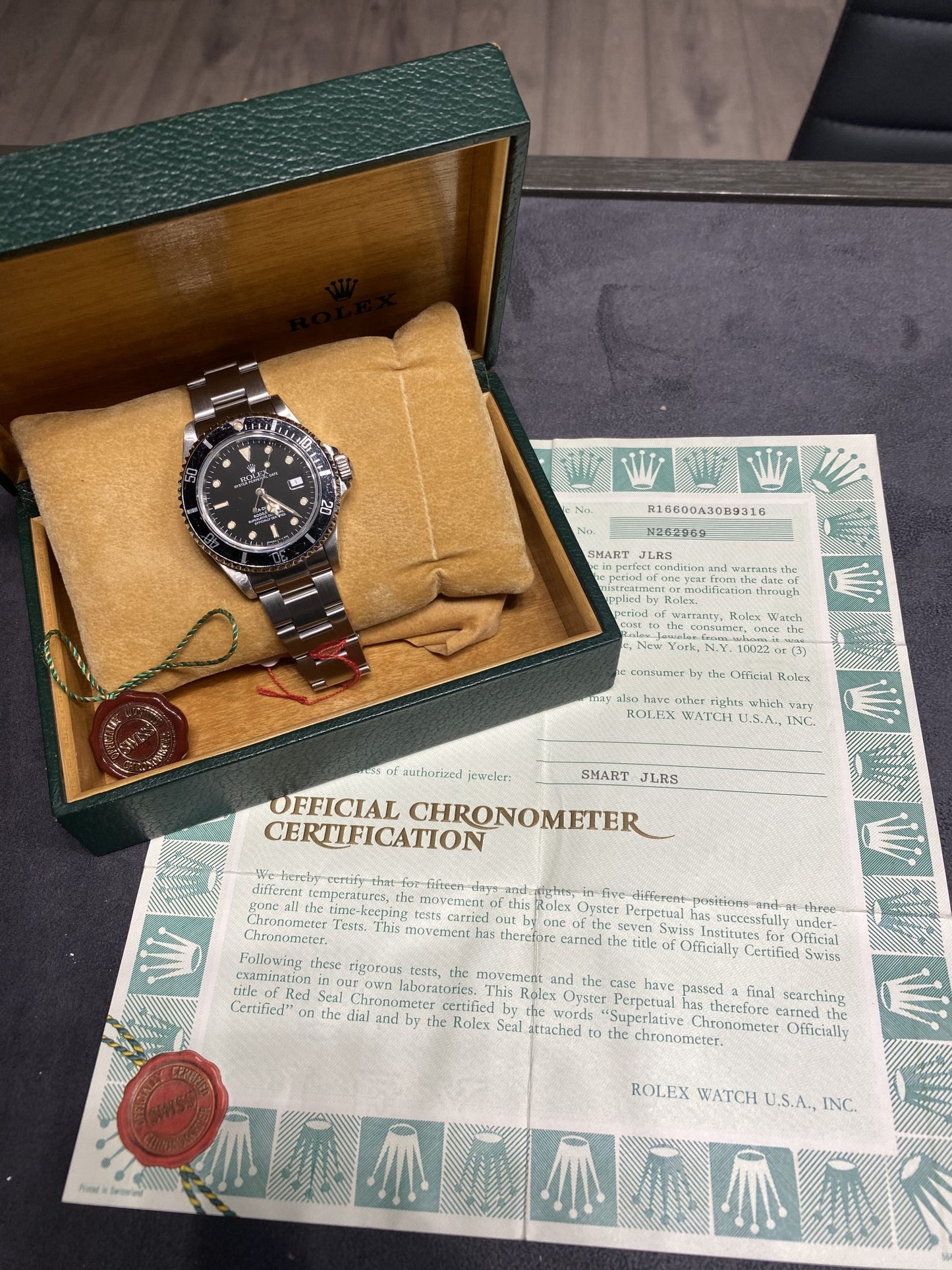 Rolex Sea-Dweller 4000 Ref.16600 - Year 2001
