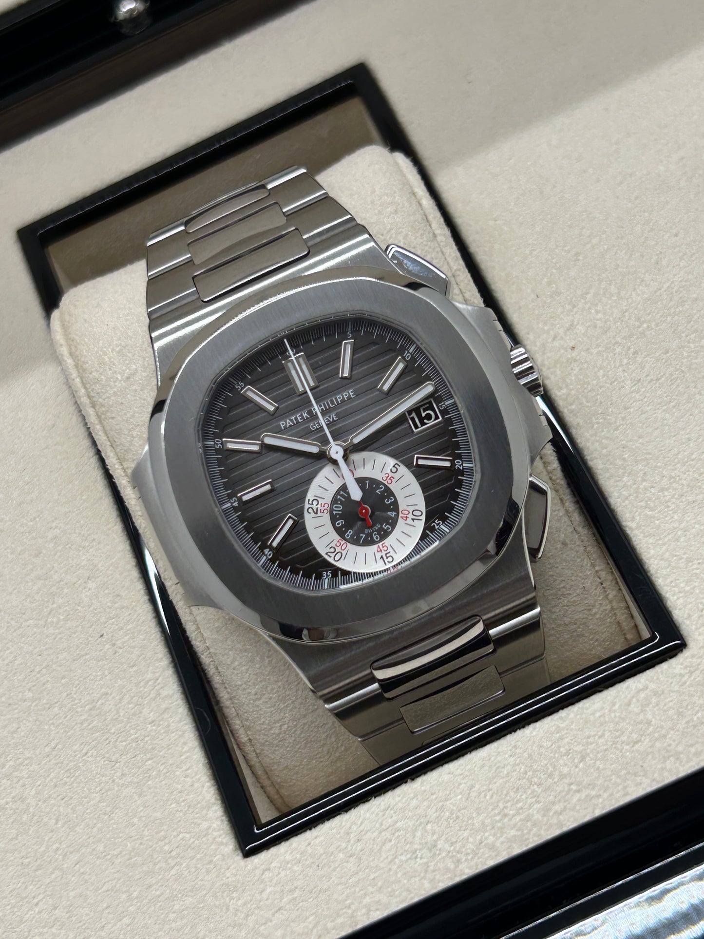 Patek Philippe Nautilus 5980/1A-014 - Chronograph - Grey Dial - Year 2012