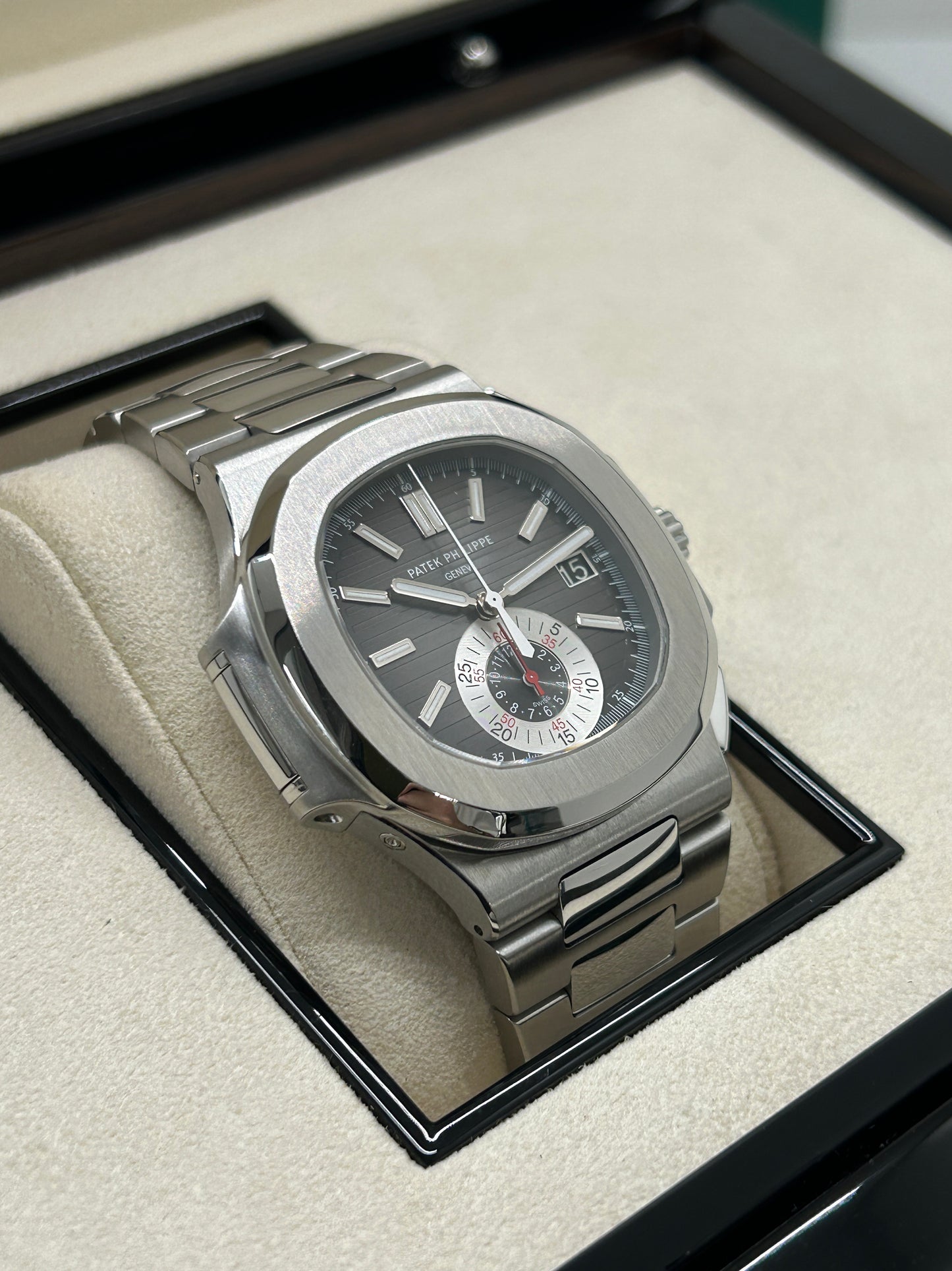 Patek Philippe Nautilus 5980/1A-014 - Chronograph - Grey Dial - Year 2012