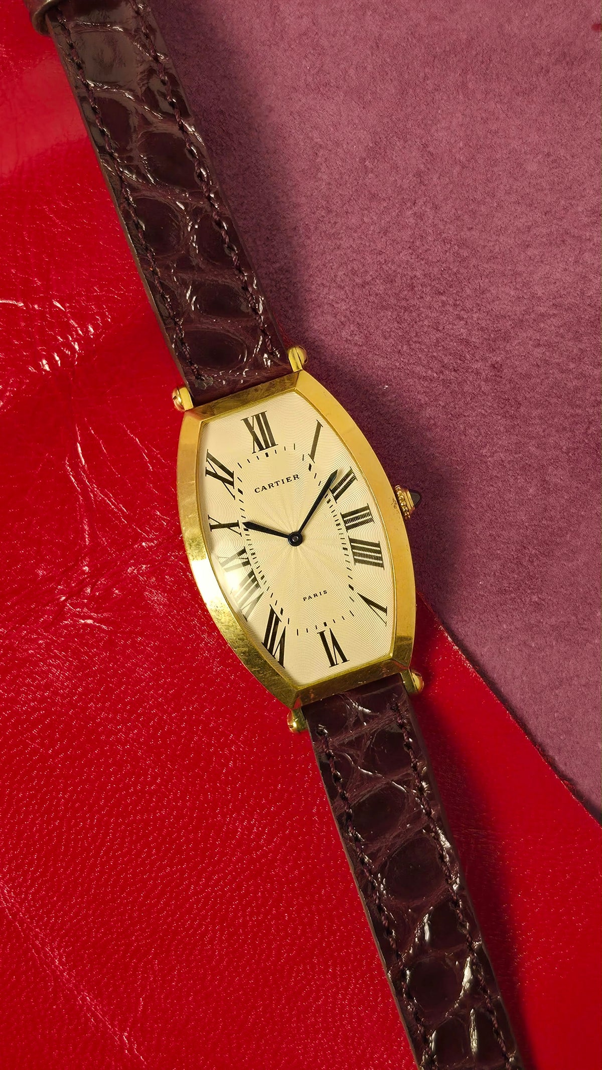 Cartier Tonneau Vintage 18Kt Yellow Gold XL - Paris Dial - 26 x 39mm - Manual Wind