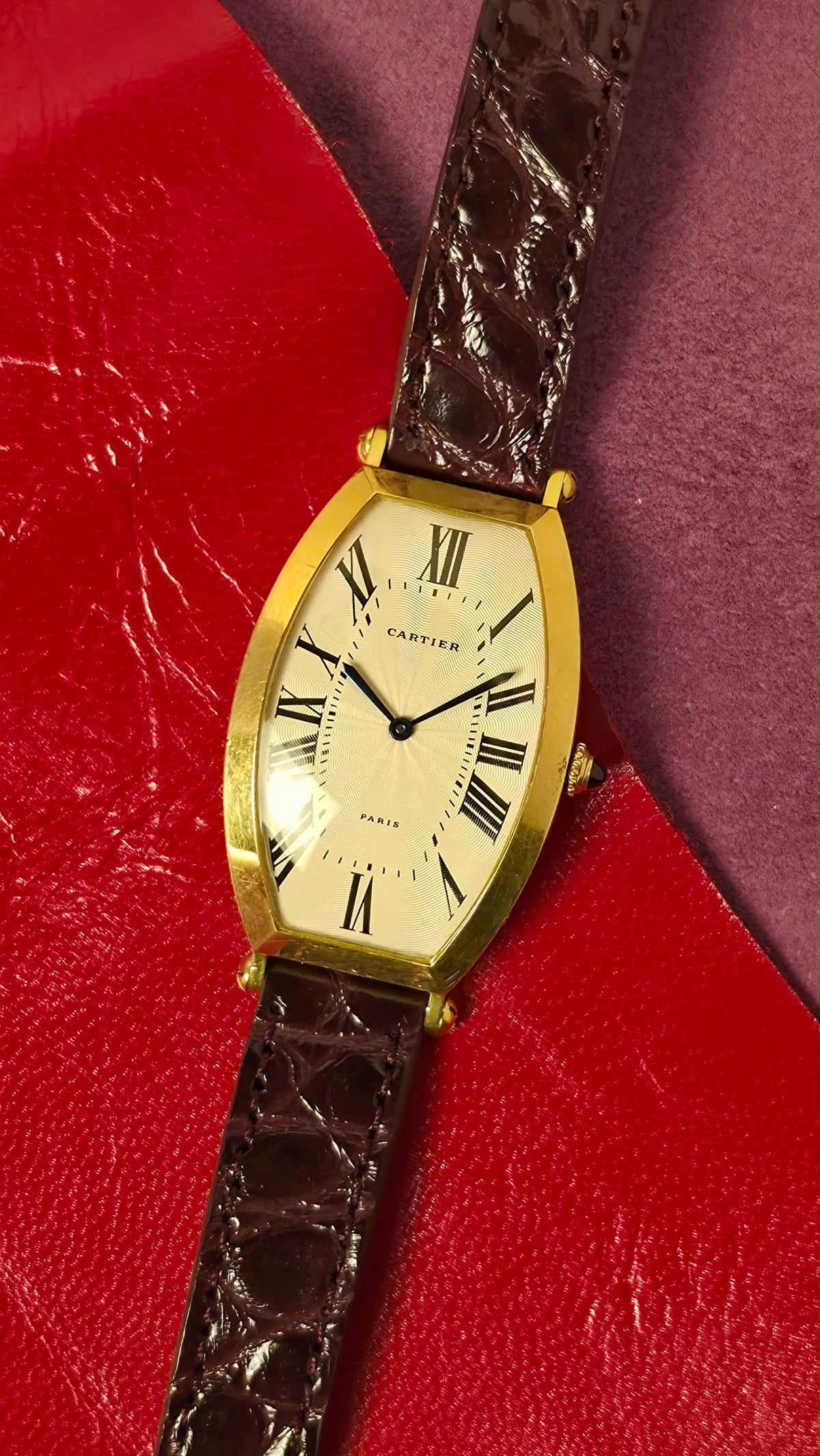 Cartier Tonneau Vintage 18Kt Yellow Gold XL - Paris Dial - 26 x 39mm - Manual Wind