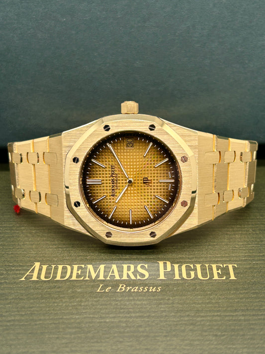 Audemars Piguet Royal Oak "jumbo" 50th Anniversary - Ultrathin Jumbo - 18kt Yellow Gold - Ref16202BA.OO.1240BA.01 - Year 2022