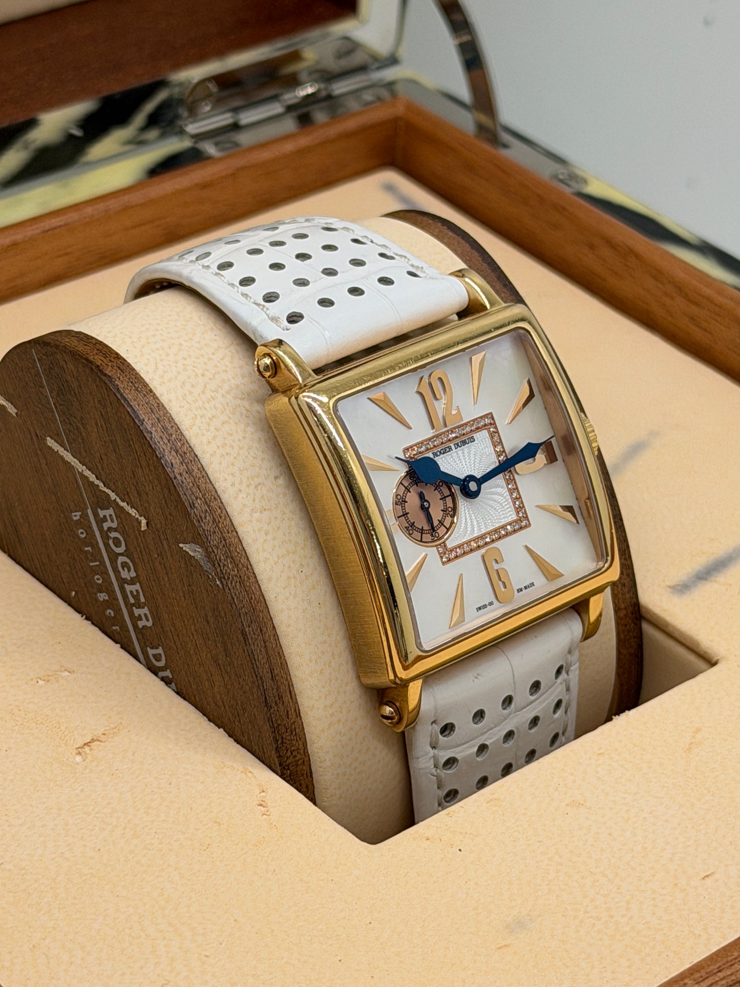 Roger Dubuis Golden Square - 18Kt Rose Gold - MOP Diamonds Dial Ref G34985