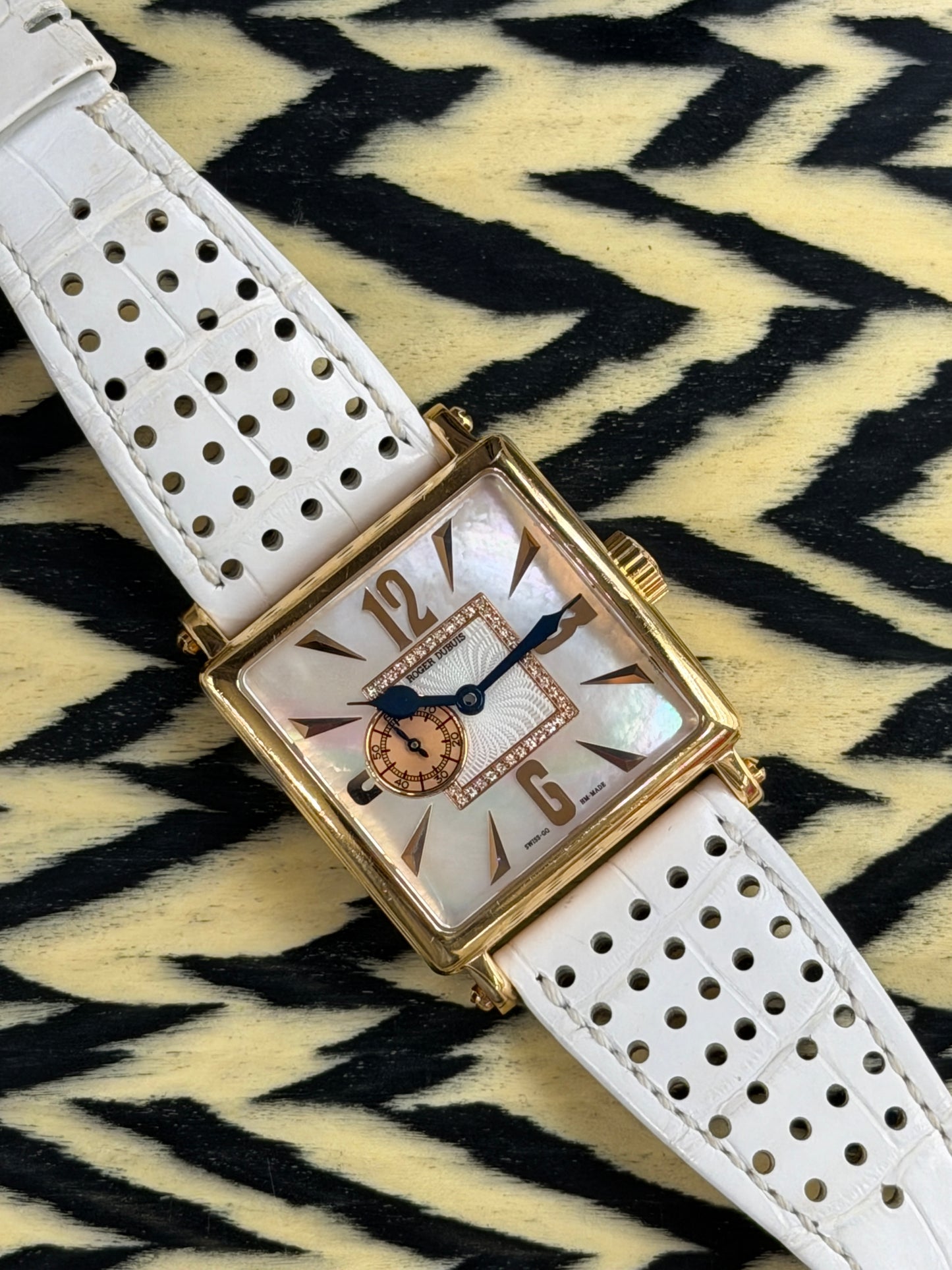 Roger Dubuis Golden Square - 18Kt Rose Gold - MOP Diamonds Dial Ref G34985