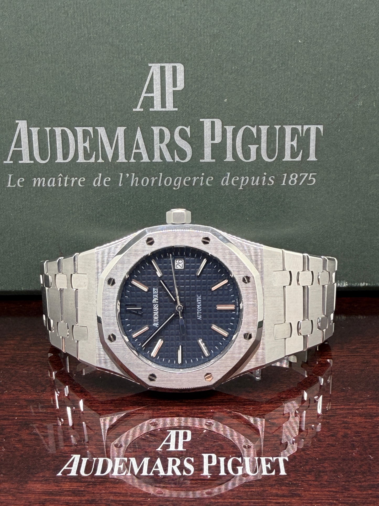 Audemars Piguet Royal Oak 39mm - Blue Dial - Ref 15300ST.OO.1220ST.02 - Never Polished - Year 2011