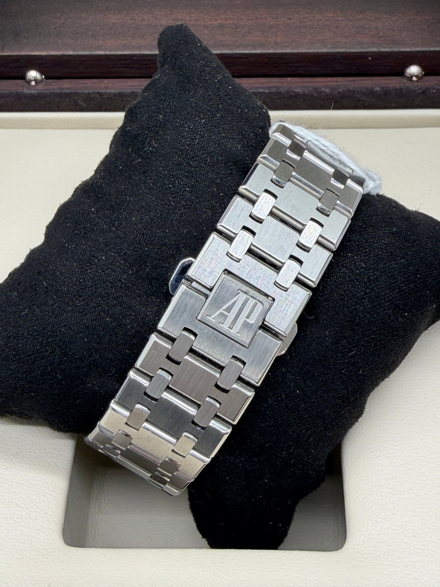 Audemars Piguet Royal Oak 39mm - Blue Dial - Ref 15300ST.OO.1220ST.02 - Never Polished - Year 2011