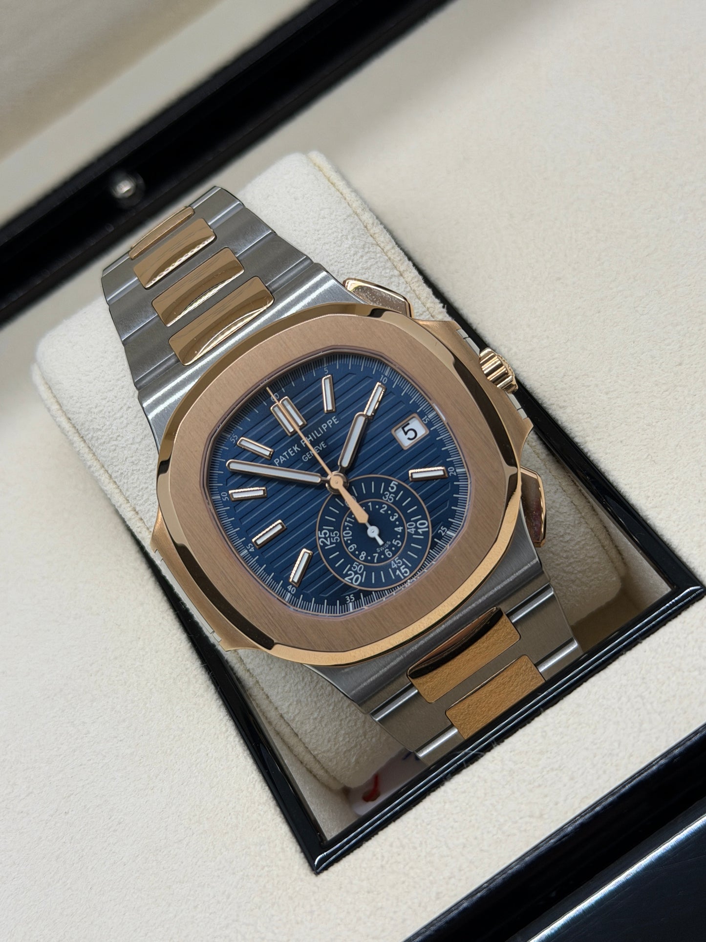 Patek Philippe Nautilus Blue Dial - 18Kt Yellow Gold & Steel Ref. 5980/1AR-001 - Unworn - Year 2021