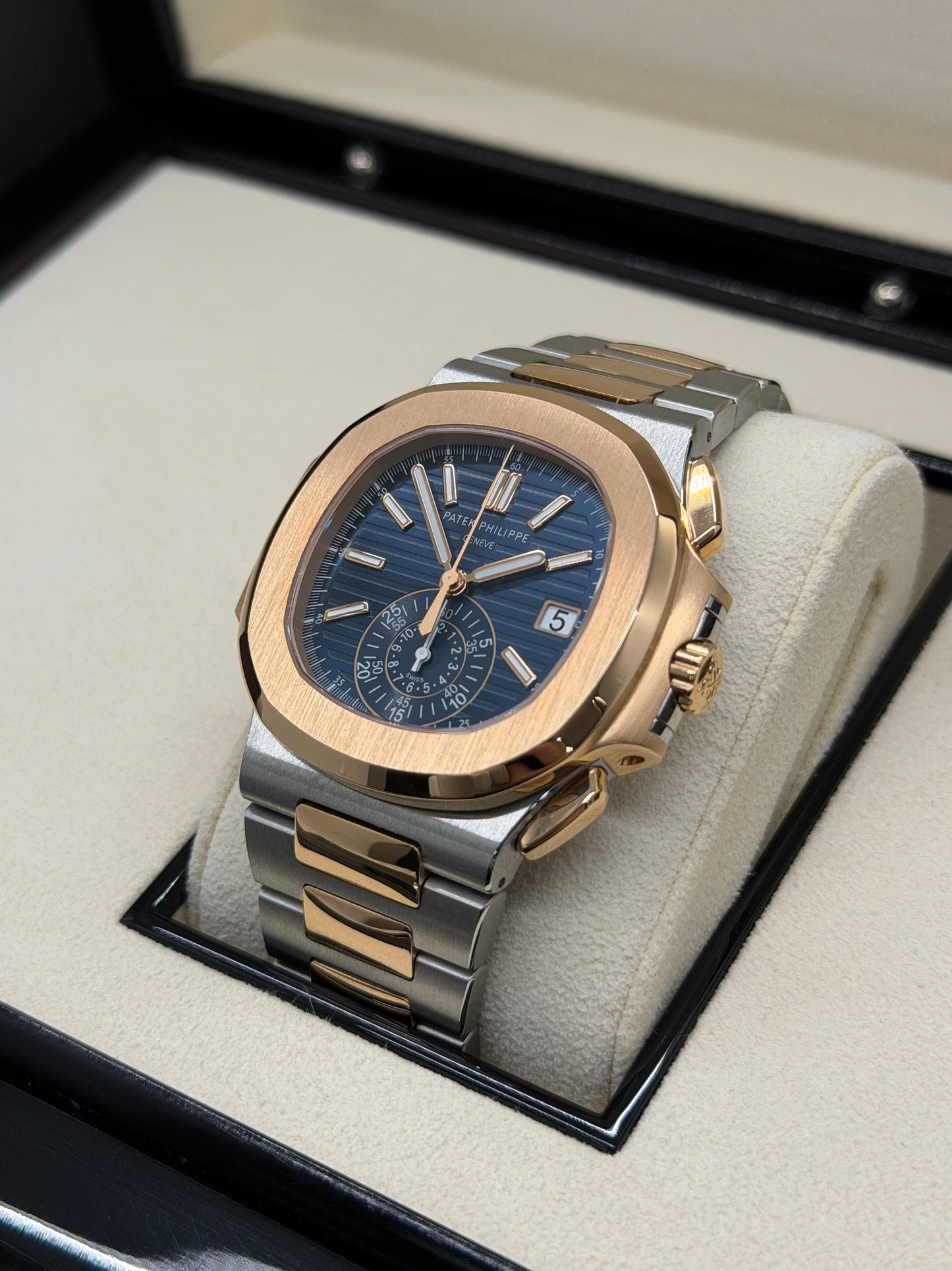 Patek Philippe Nautilus Blue Dial - 18Kt Yellow Gold & Steel Ref. 5980/1AR-001 - Unworn - Year 2021