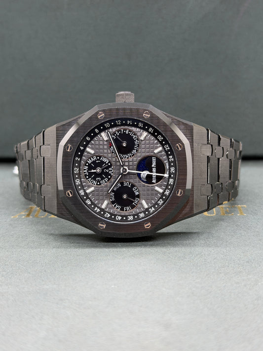 Audemars Piguet Royal Oak 41 - Perpetual Calendar - Black Ceramic - Yerar 2017 Ref 26579CE.OO.1225CE.01