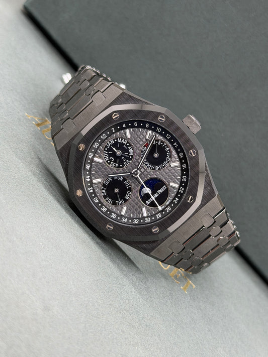 Audemars Piguet Royal Oak 41 - Perpetual Calendar - Black Ceramic - Yerar 2017 Ref 26579CE.OO.1225CE.01