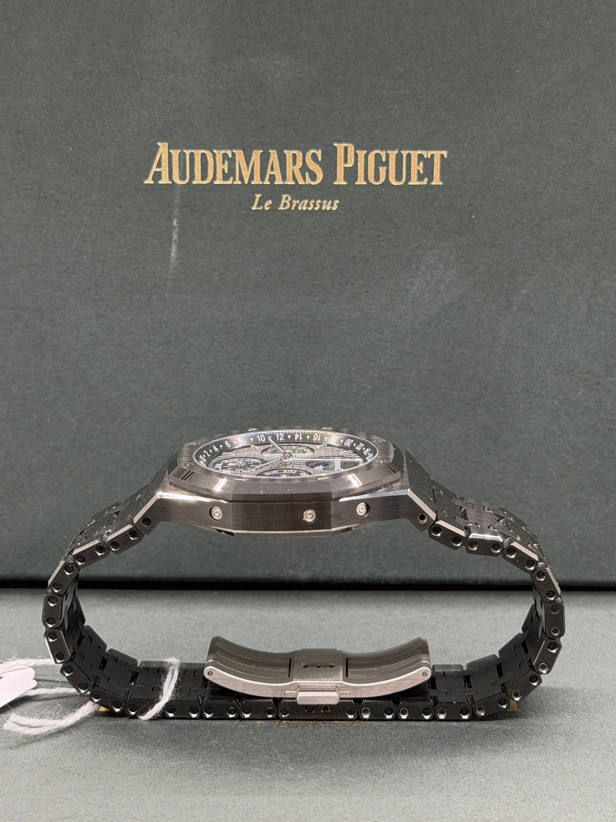 Audemars Piguet Royal Oak 41 - Perpetual Calendar - Black Ceramic - Yerar 2017 Ref 26579CE.OO.1225CE.01
