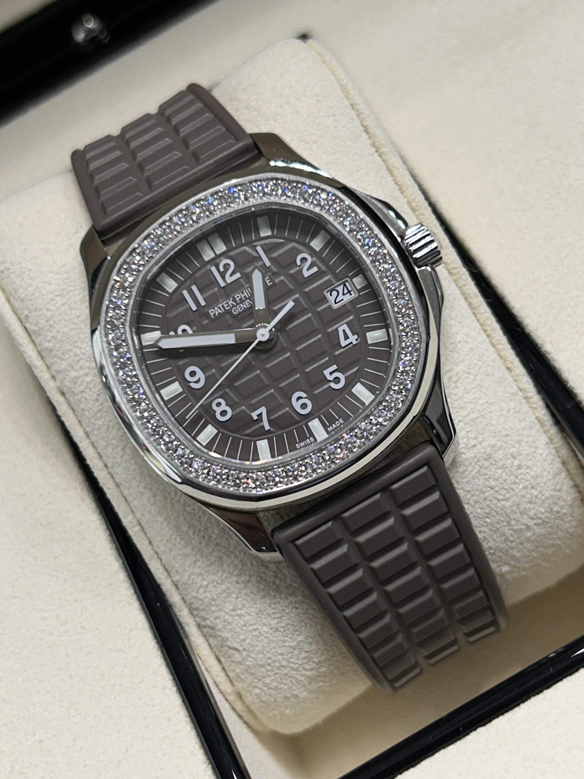 Aquanaut Patek Philippe Nautilus Cinturino Caucciu Prezzo Patek