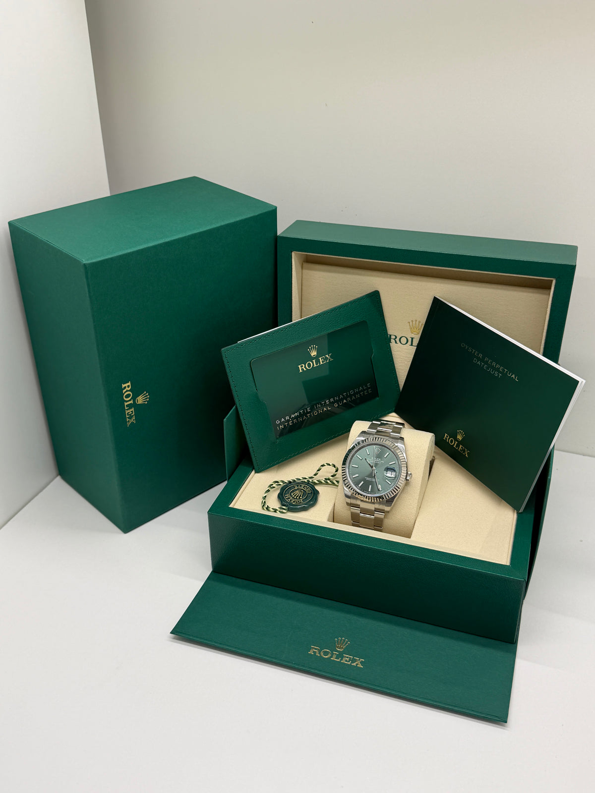 Rolex Datejust 41 - Full Stickers - Green Mint Dial - Ref 126334 - New 2026