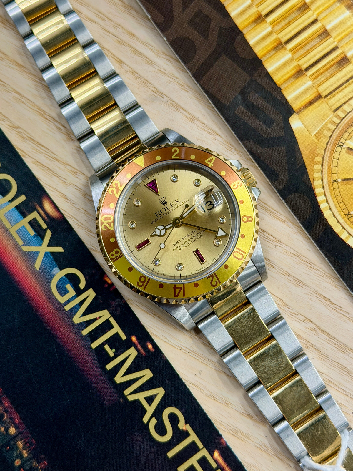 Rolex GMT-Master II Champagne Ruby Serti Dial - Yelllow Gold & Steel - Year 1998 Ref 16713