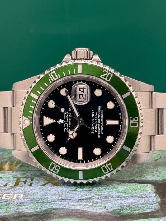 Rolex Submariner Date "Kermit" - Fat Four - Top Condition - Year 2004 Ref 16610