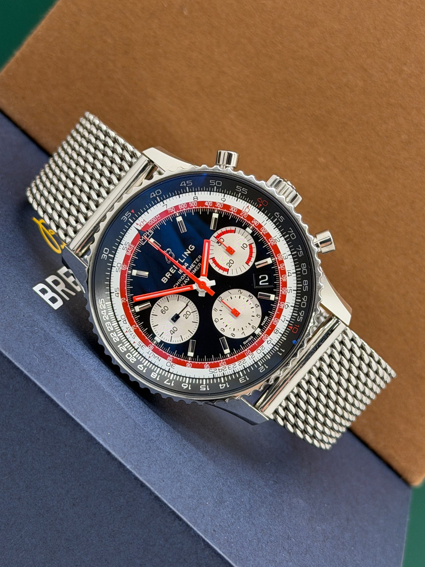 Breitling Navitimer 1 B01 Chronograph 43 Swissair Ref AB01211B1B1A1 - Year 2022 - Mesh Strap