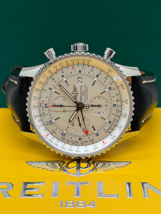 Breitling Navitimer World Ref.A24322 - White Dial - Year 2005