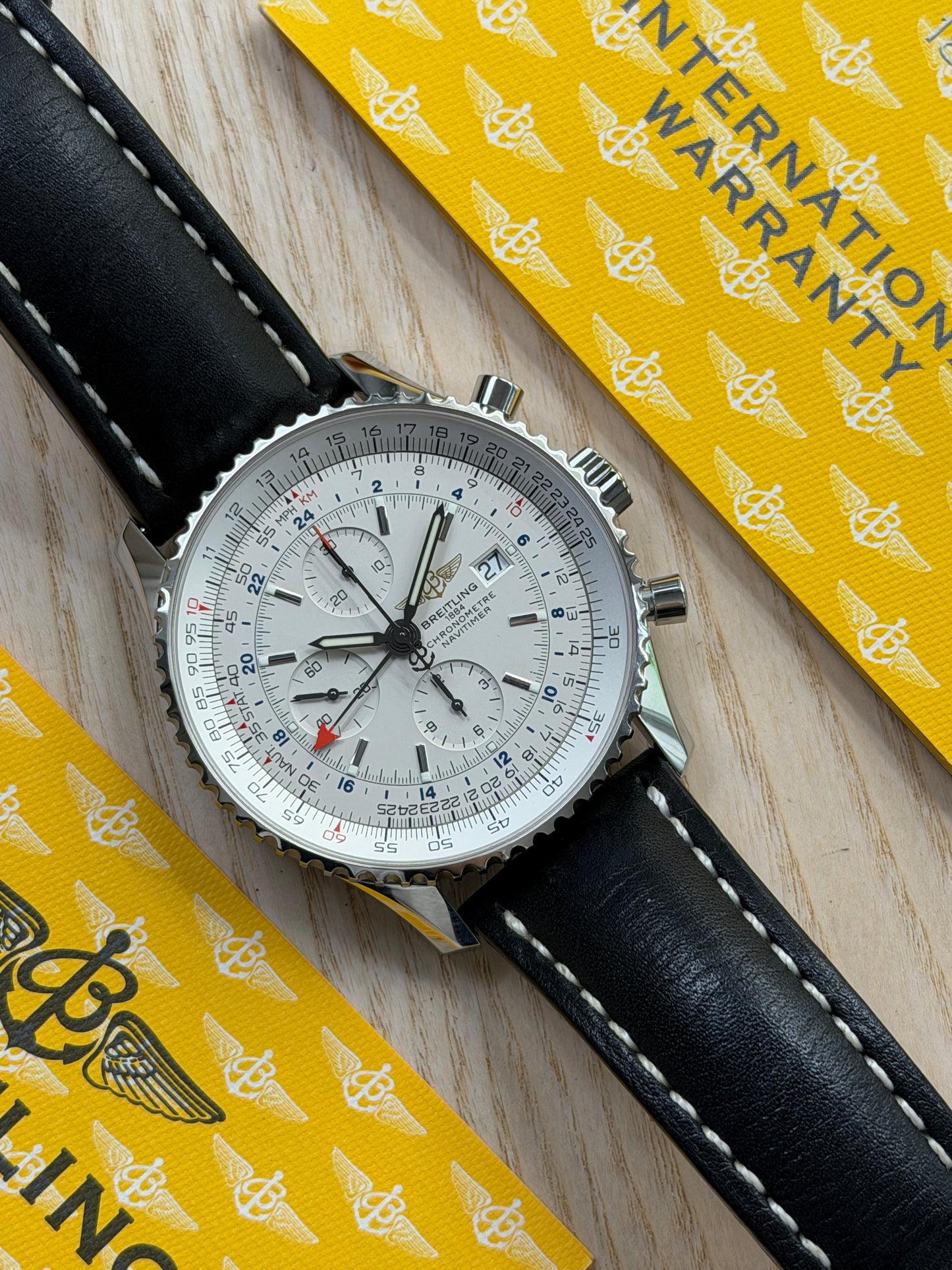 Breitling Navitimer World Ref.A24322 - White Dial - Year 2005