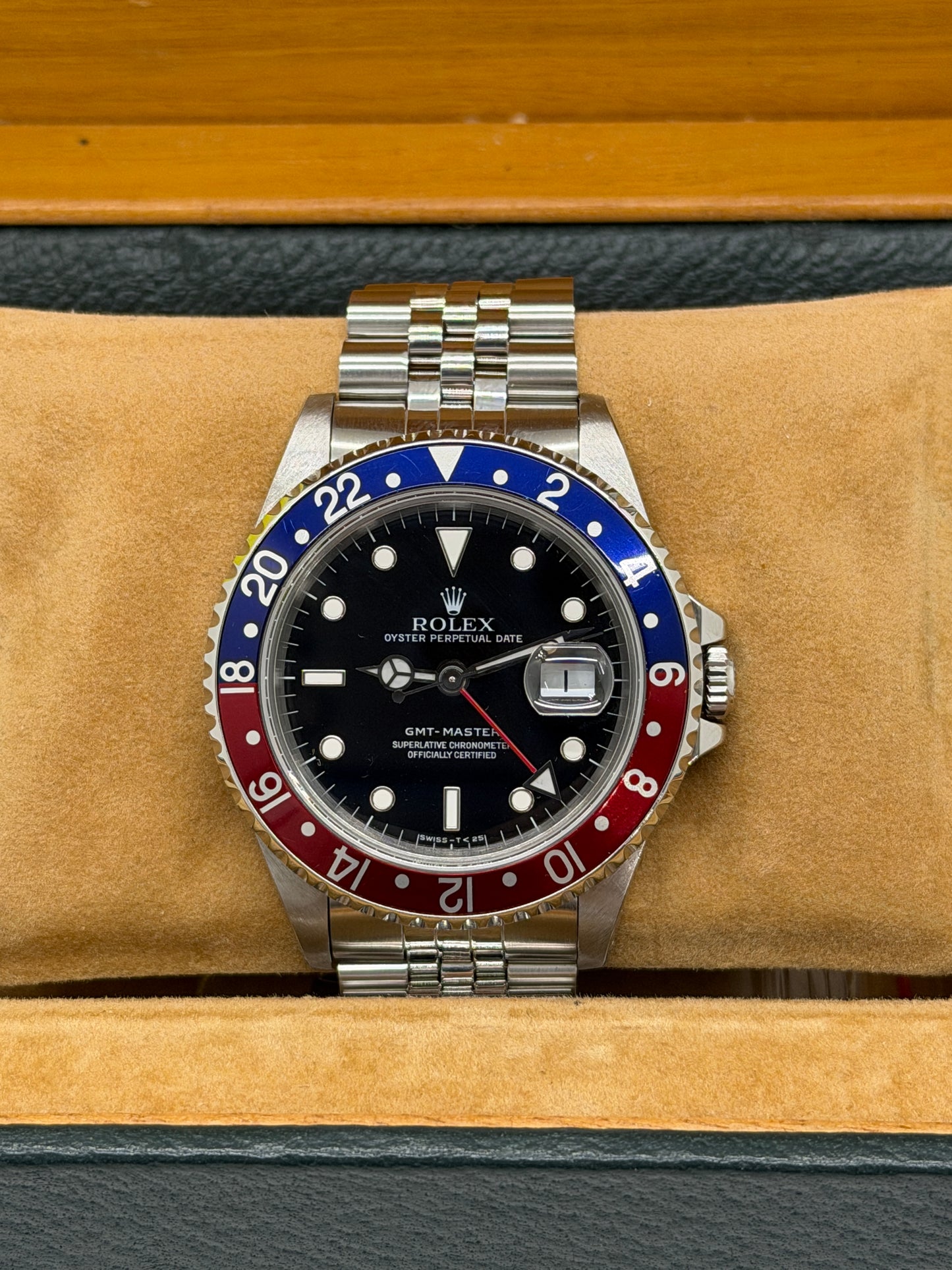 Rolex GMT-Master Ref.16700 - "Pepsi" - Jubilee Bracelet - Year 1990