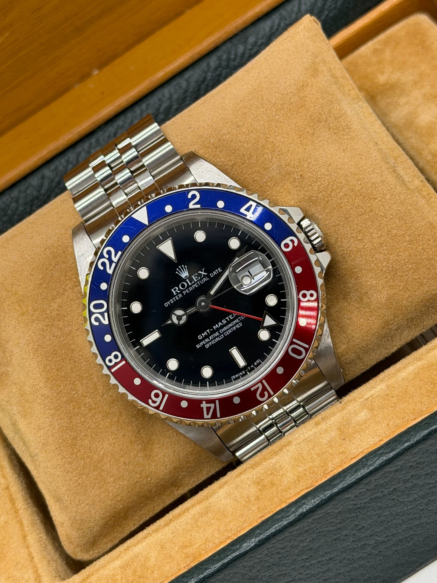 Rolex GMT-Master Ref.16700 - "Pepsi" - Jubilee Bracelet - Year 1990