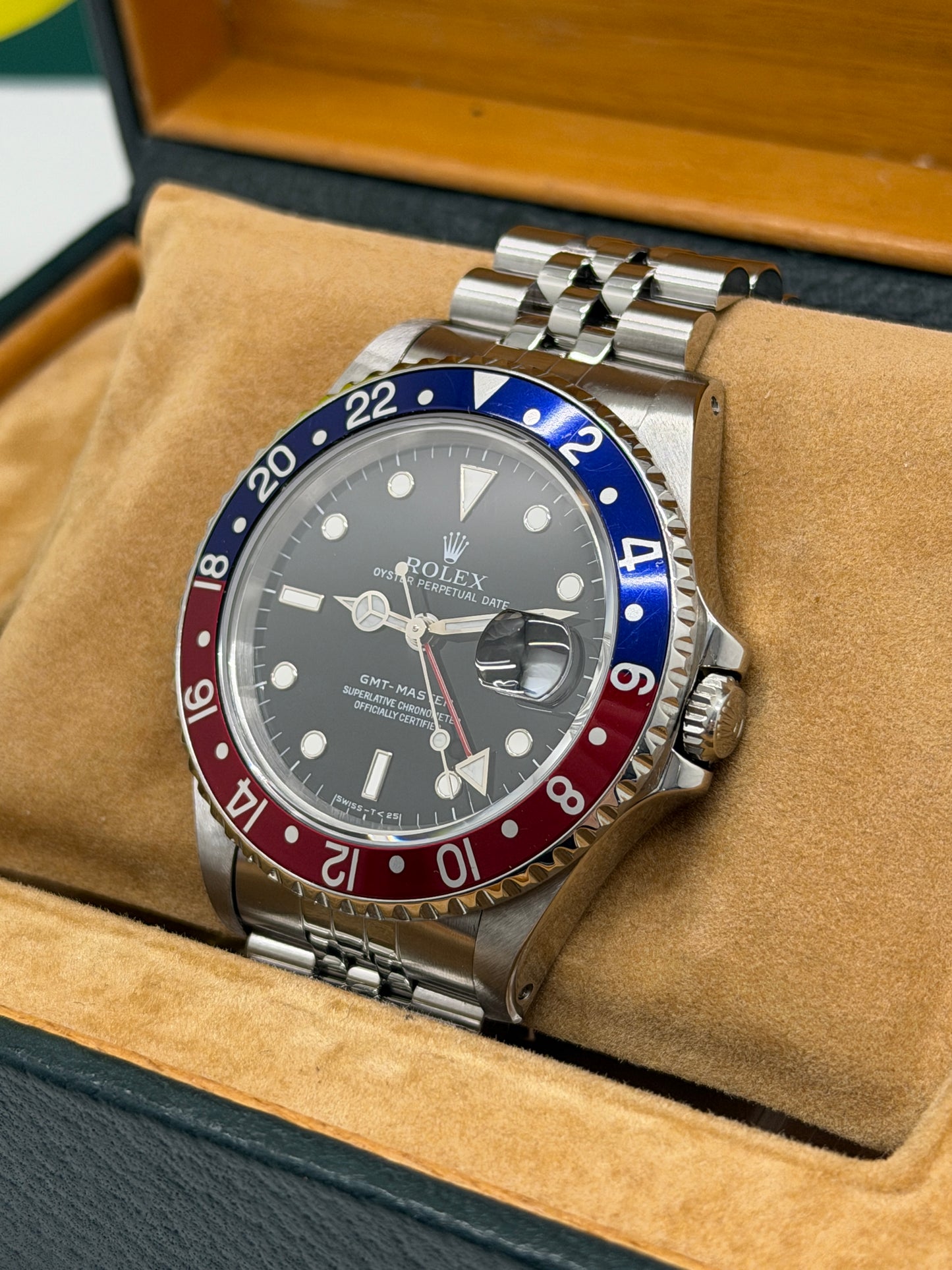 Rolex GMT-Master Ref.16700 - "Pepsi" - Jubilee Bracelet - Year 1990