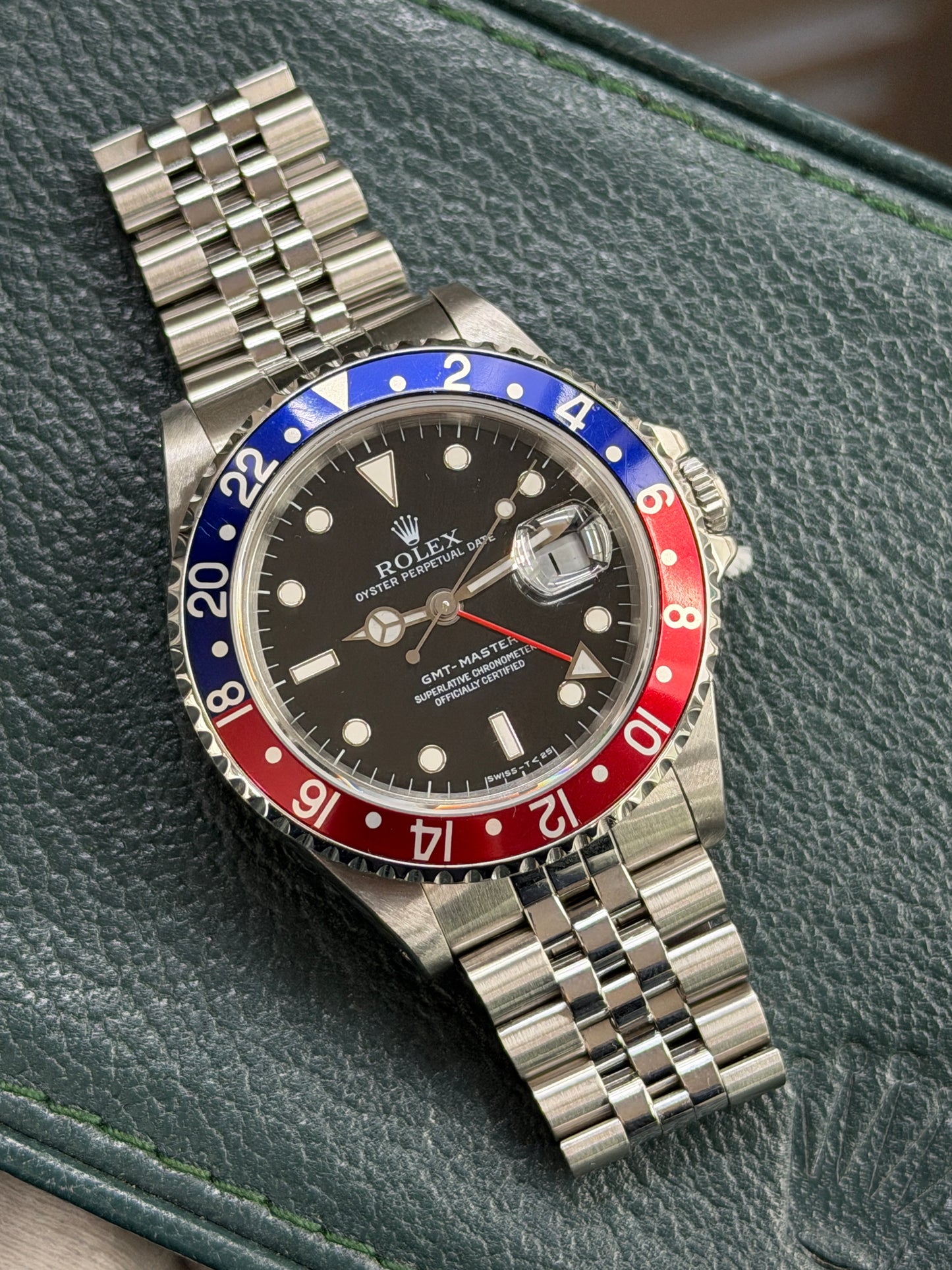Rolex GMT-Master Ref.16700 - "Pepsi" - Jubilee Bracelet - Year 1990