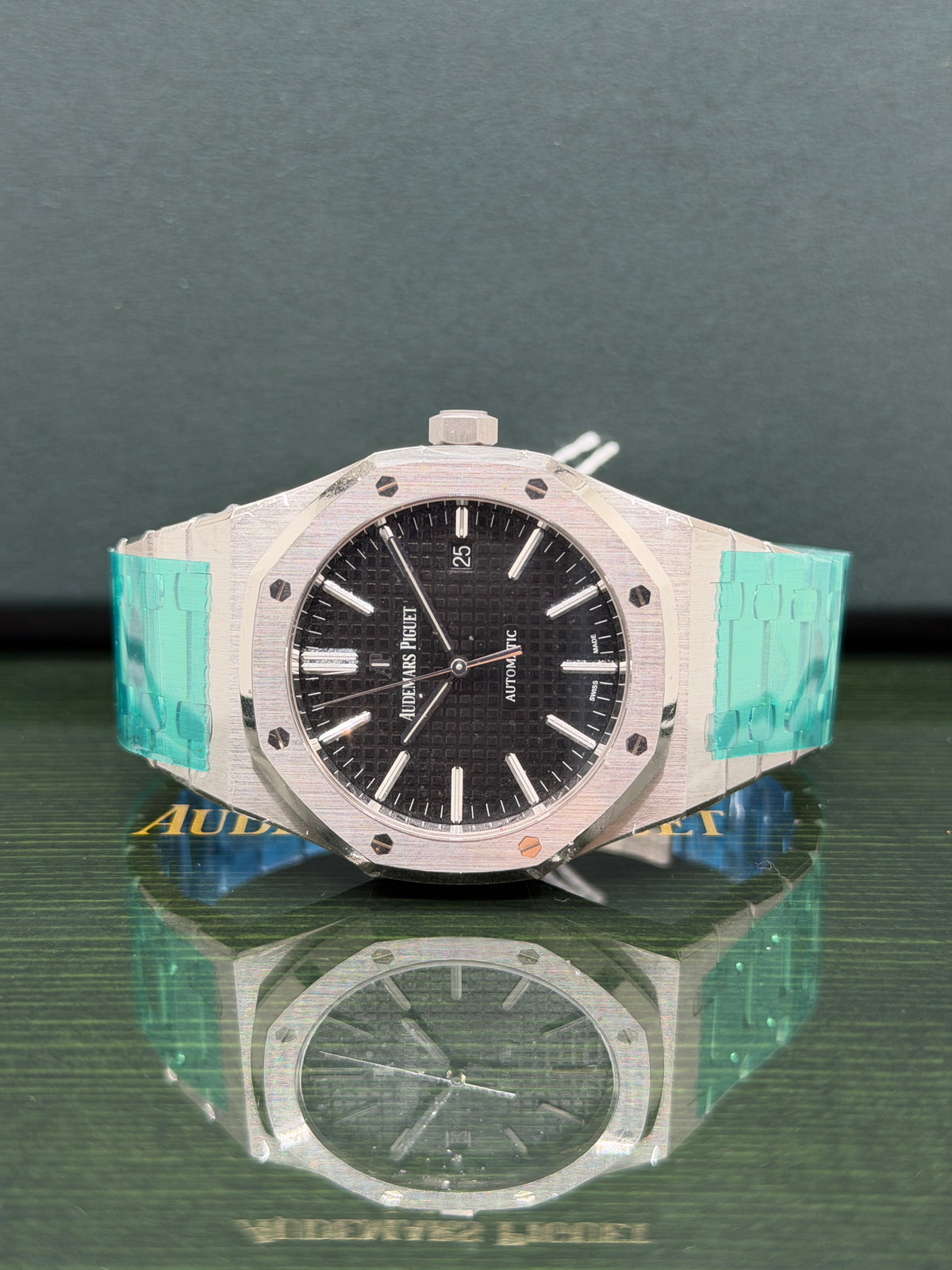 Audemars Piguet Royal Oak 41mm - Black Dial - NOS - Full Stickers - New 2018 Ref 15400st.oo.1220st.01