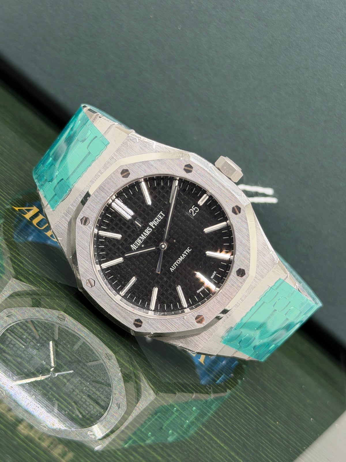 Audemars Piguet Royal Oak 41mm - Black Dial - NOS - Full Stickers - New 2018 Ref 15400st.oo.1220st.01