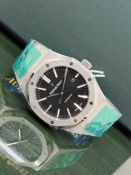 Audemars Piguet Royal Oak 41mm - Black Dial - NOS - Full Stickers - New 2018 Ref 15400st.oo.1220st.01