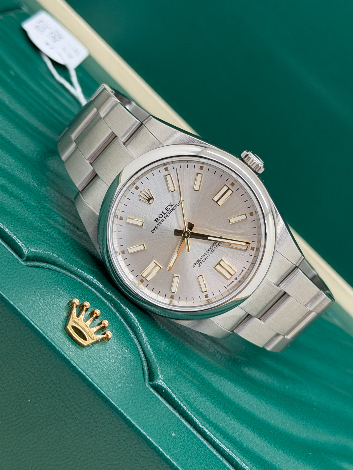 Rolex Oyster Perpetual 41 - Silver Dial - Ref 124300 - New 2022