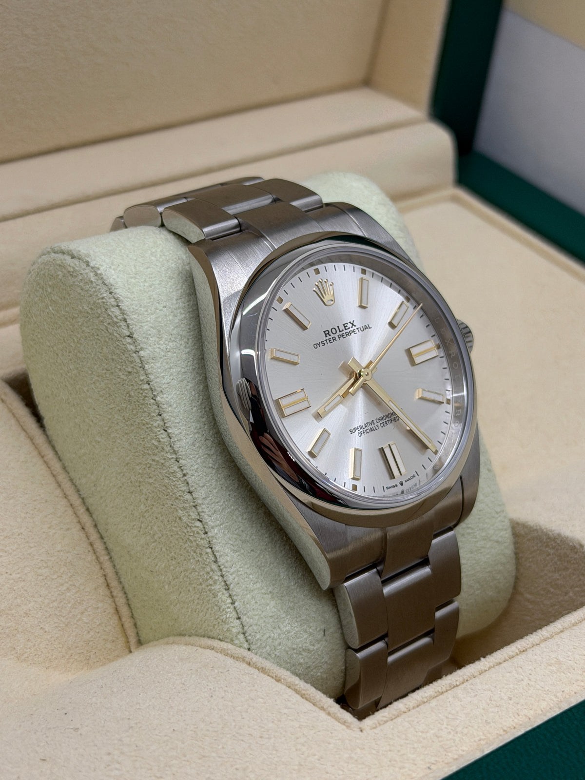 Rolex Oyster Perpetual 41 - Silver Dial - Ref 124300 - New 2022