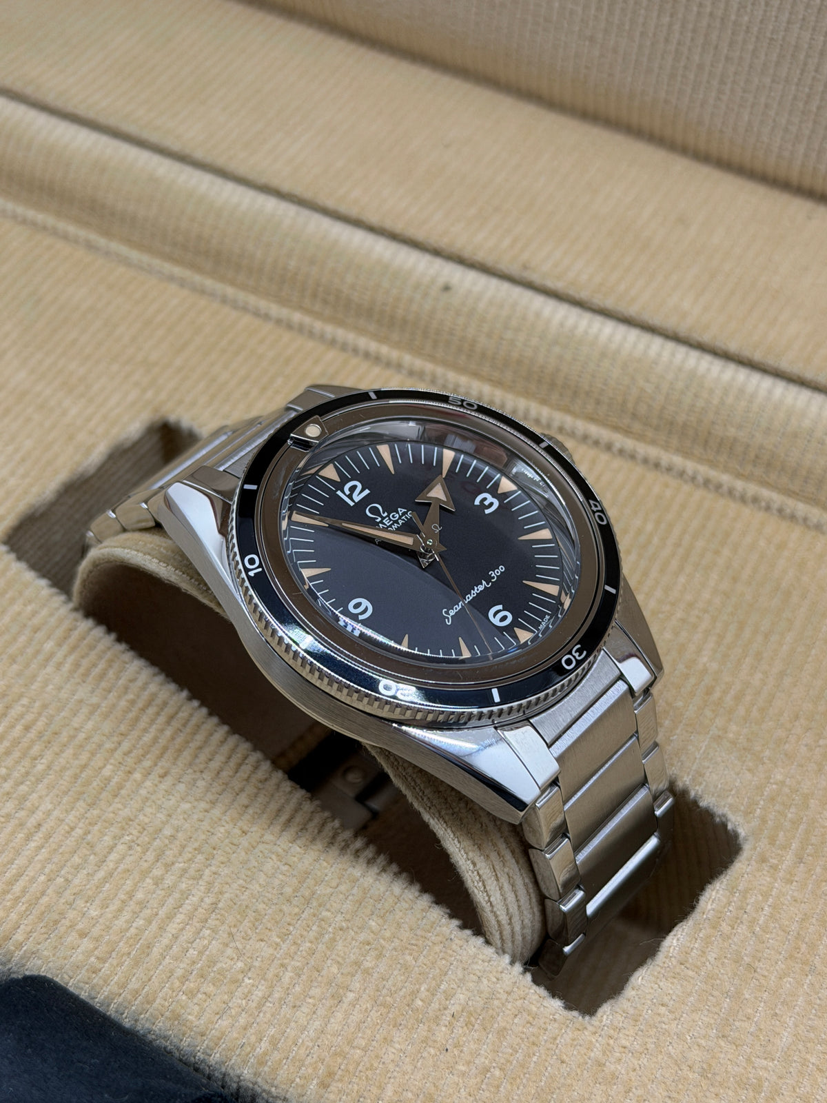 Omega Seamaster 300 Trilogy 1957 Limited Edition - Year 2018 - Ref 234.10.39.20.01.001