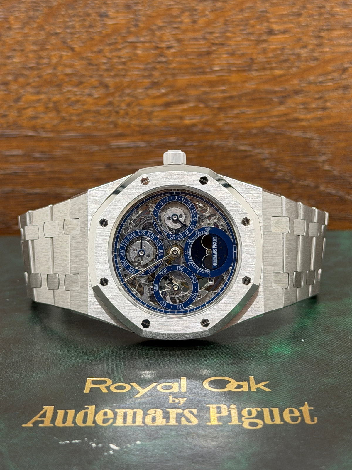 Audemars Piguet Royal Oak 39mm Skeleton - Platinum - Perpetual Calendar - Year 1989 Ref 25636ptoo0344pt01 - Official Authenticity Certificate