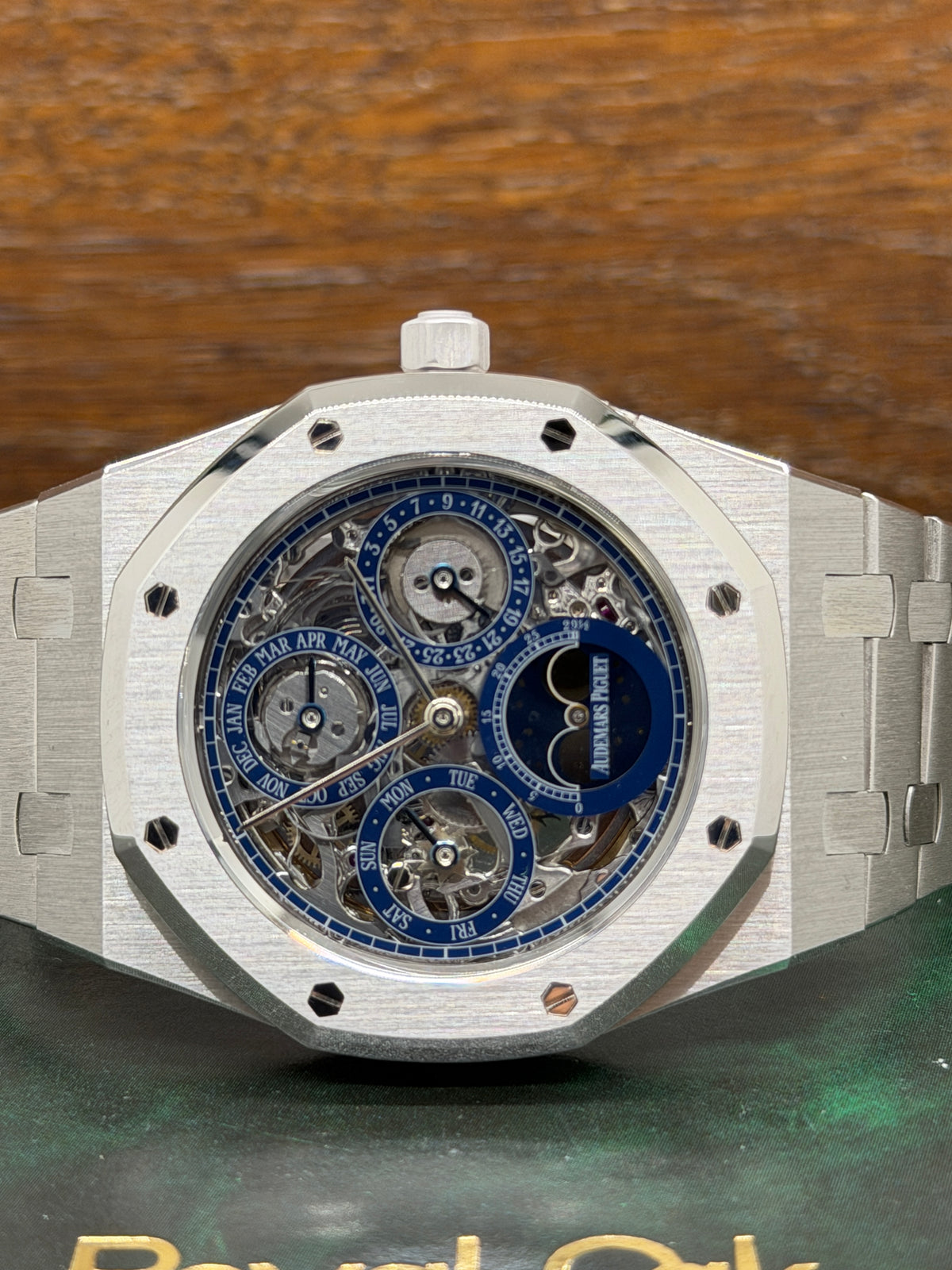Audemars Piguet Royal Oak 39mm Skeleton - Platinum - Perpetual Calendar - Year 1989 Ref 25636ptoo0344pt01 - Official Authenticity Certificate