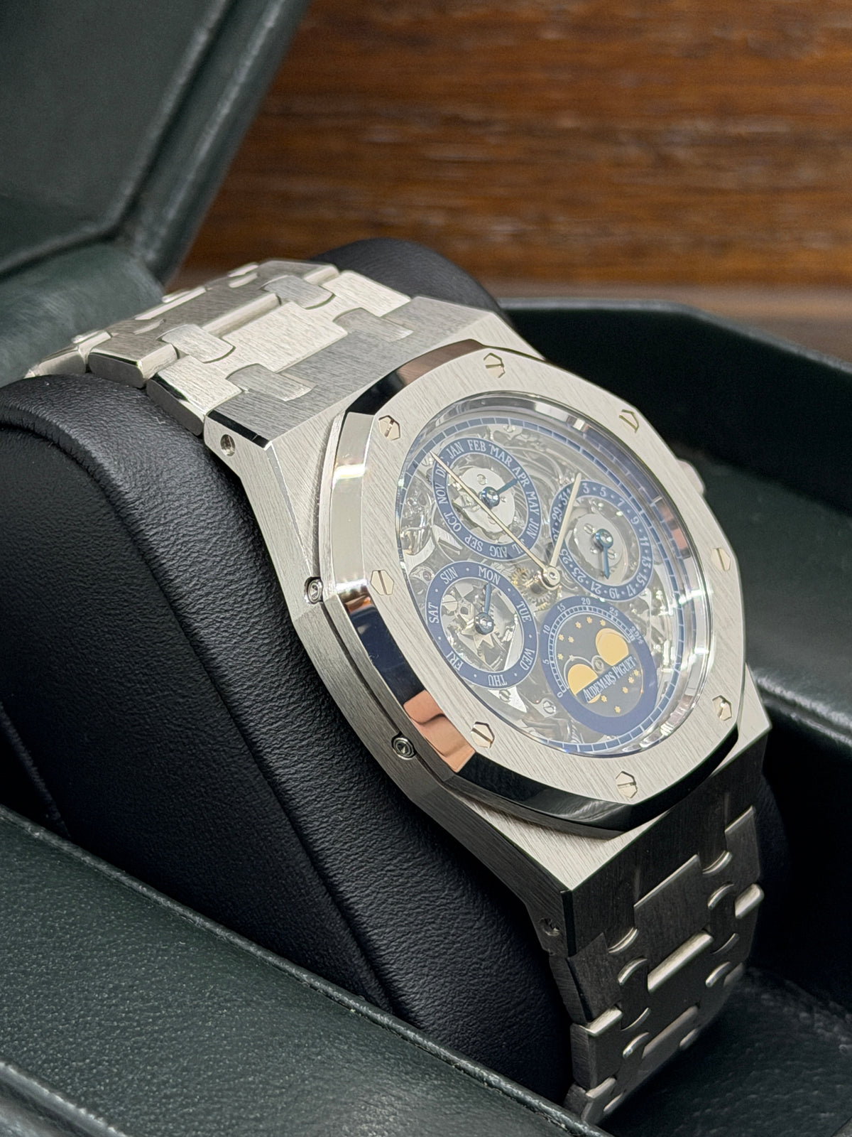 Audemars Piguet Royal Oak 39mm Skeleton - Platinum - Perpetual Calendar - Year 1989 Ref 25636ptoo0344pt01 - Official Authenticity Certificate
