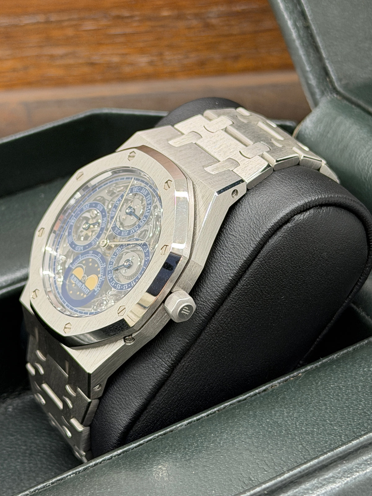 Audemars Piguet Royal Oak 39mm Skeleton - Platinum - Perpetual Calendar - Year 1989 Ref 25636ptoo0344pt01 - Official Authenticity Certificate