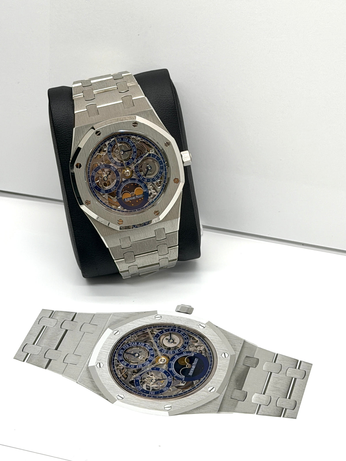 Audemars Piguet Royal Oak 39mm Skeleton - Platinum - Perpetual Calendar - Year 1989 Ref 25636ptoo0344pt01 - Official Authenticity Certificate