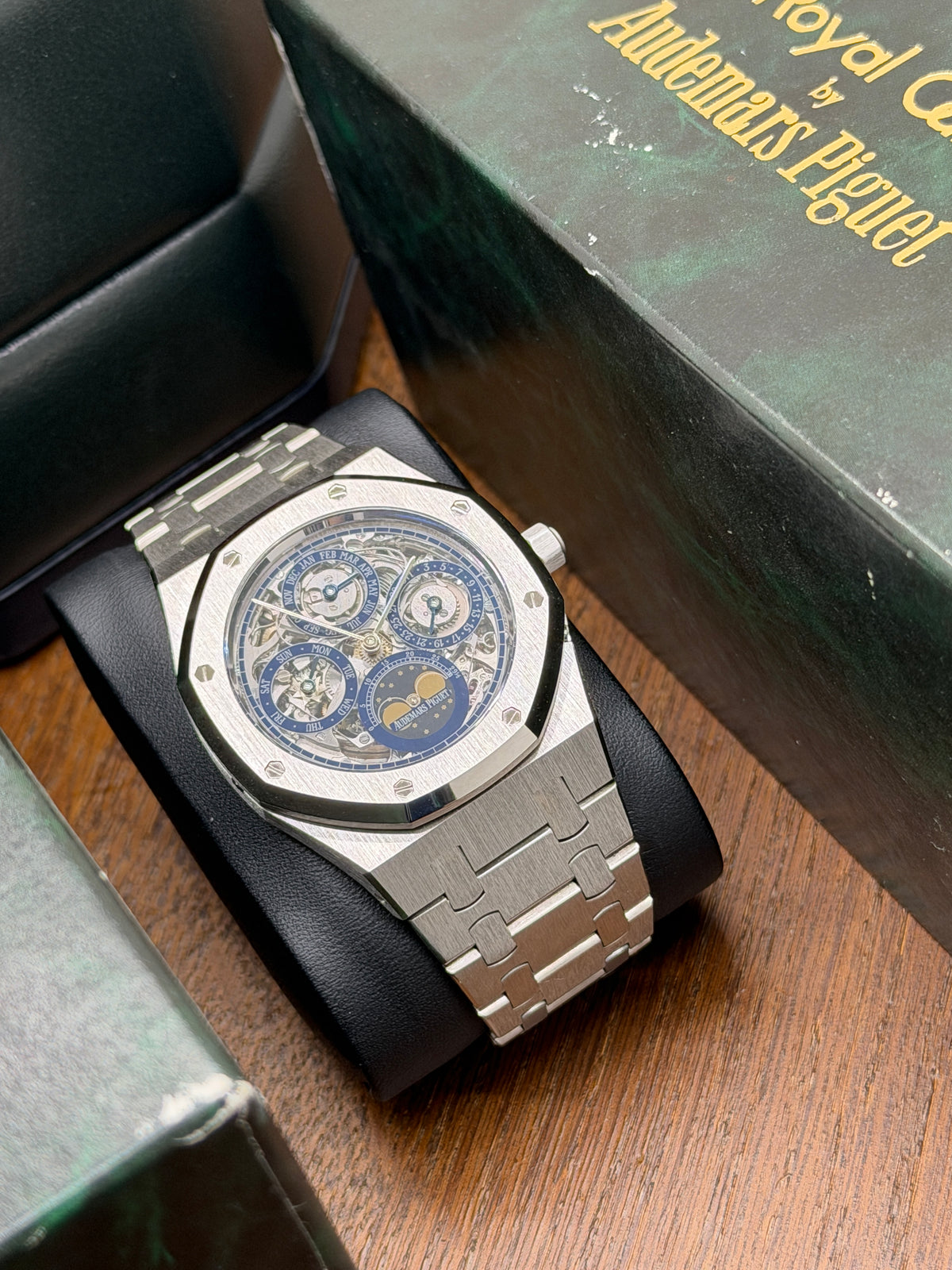 Audemars Piguet Royal Oak 39mm Skeleton - Platinum - Perpetual Calendar - Year 1989 Ref 25636ptoo0344pt01 - Official Authenticity Certificate