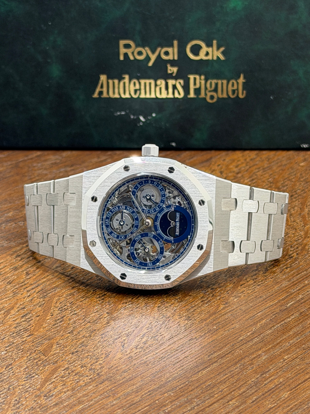Audemars Piguet Royal Oak 39mm Skeleton - Platinum - Perpetual Calendar - Year 1989 Ref 25636ptoo0344pt01 - Official Authenticity Certificate