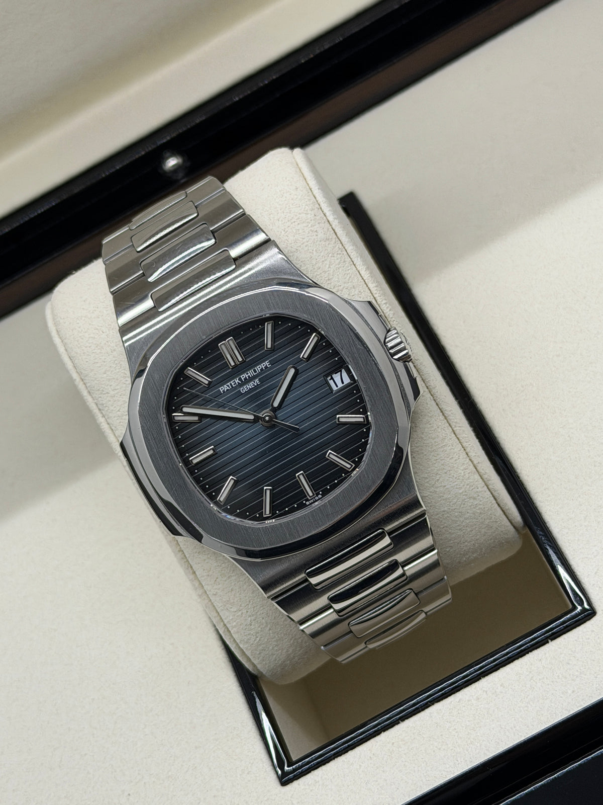 Patek Philippe Nautilus Blue Dial - Ref 5711/1A-010 - Year 2015