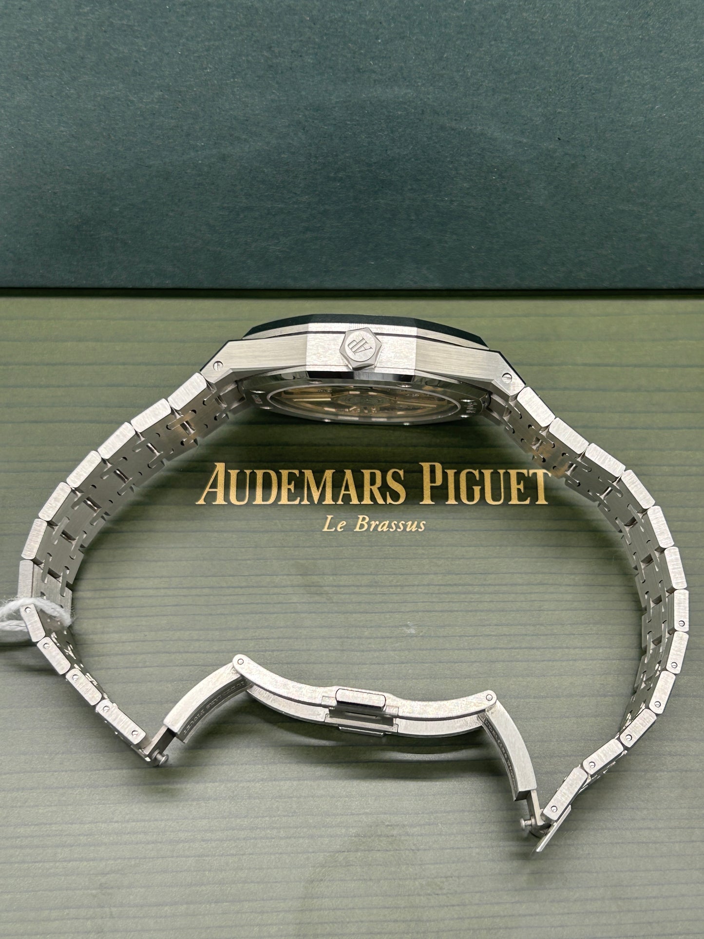 Audemars Piguet Royal Oak 41mm - Black Dial - Ref 15510ST.OO.1320ST.07 - Like New - Year 2024