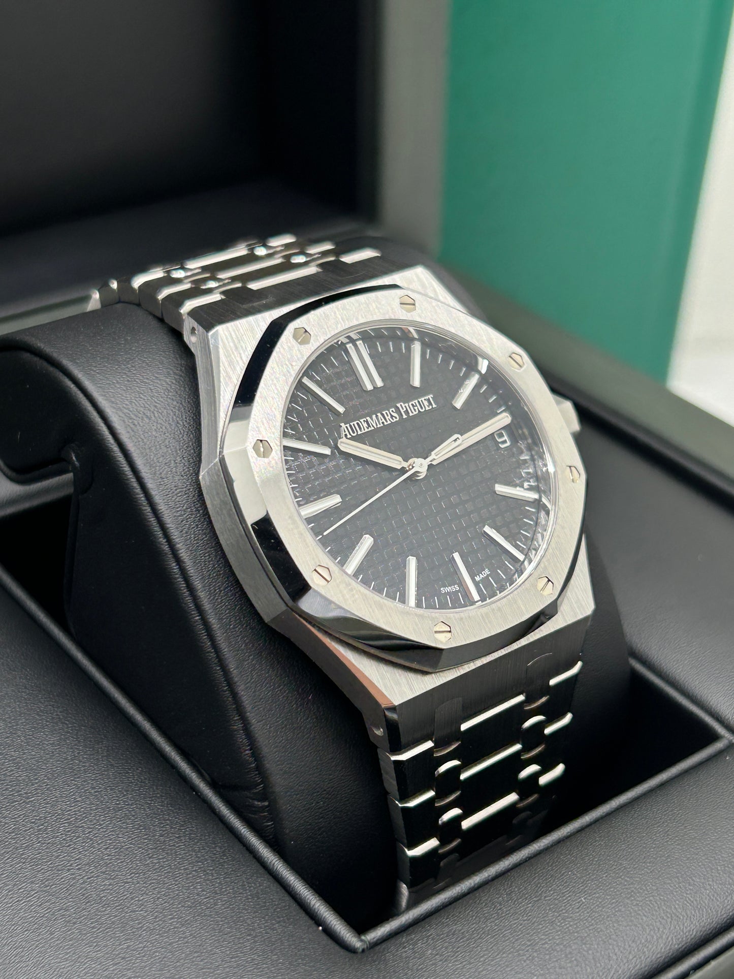 Audemars Piguet Royal Oak 41mm - Black Dial - Ref 15510ST.OO.1320ST.07 - Like New - Year 2024